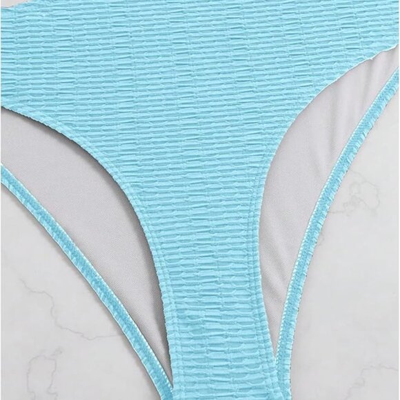 Women's Chain Linked Cut Out Halter One Piece Swimsuit - Picture 5 of 5